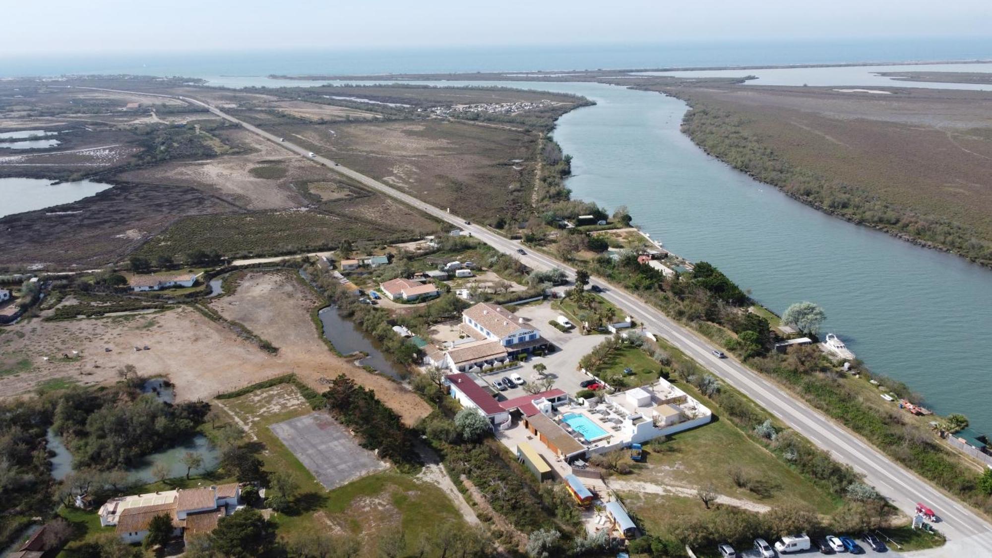 Готель Clamador Сент-Марі-де-ла-Мер Екстер'єр фото